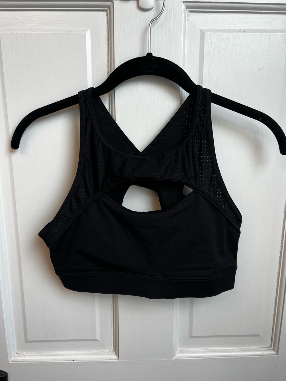 Fabletics Mesh Breathable Medium Impact Sports Bra